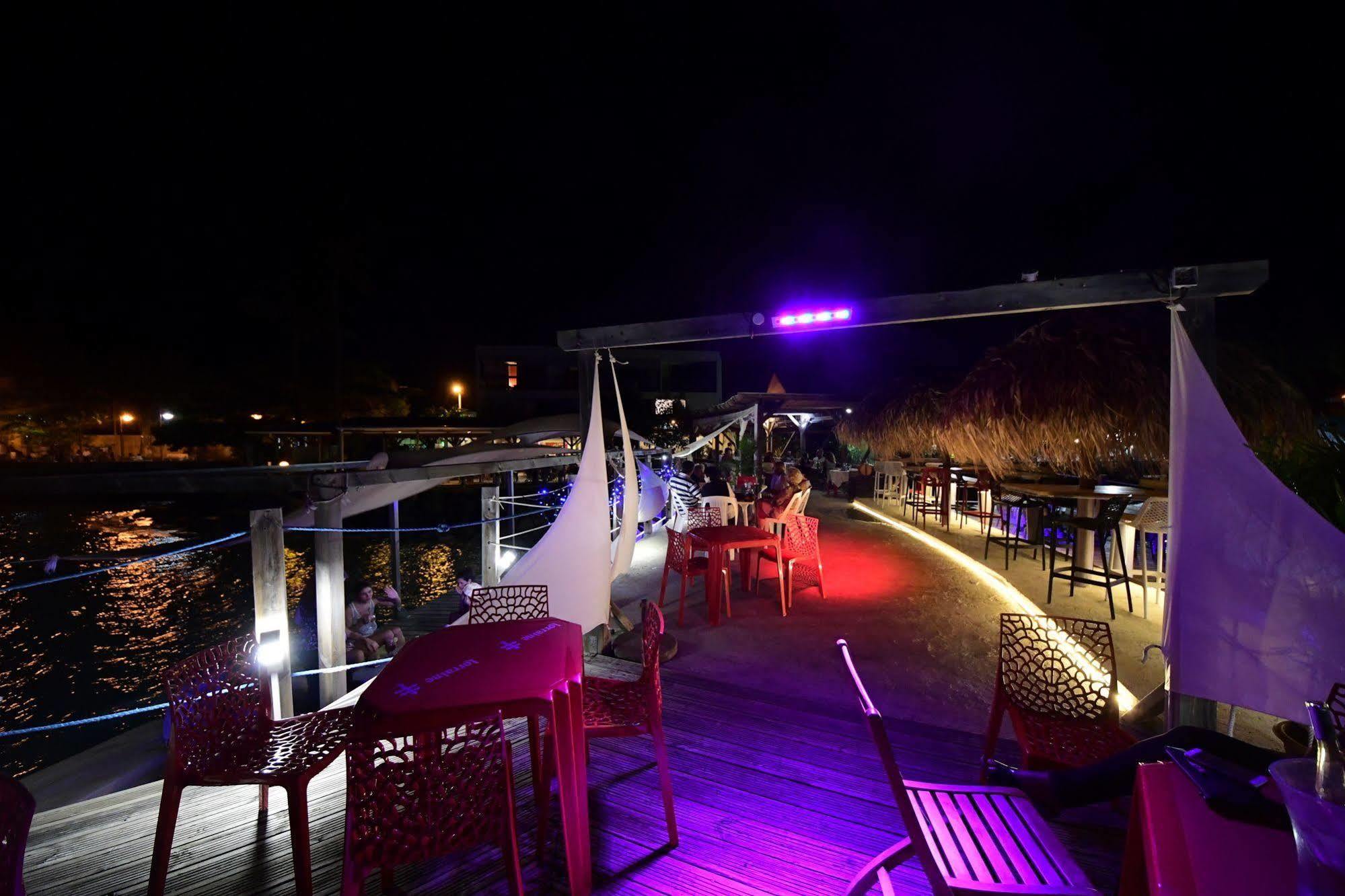 Hotel-Restaurant La Dunette Сент-Анн Экстерьер фото